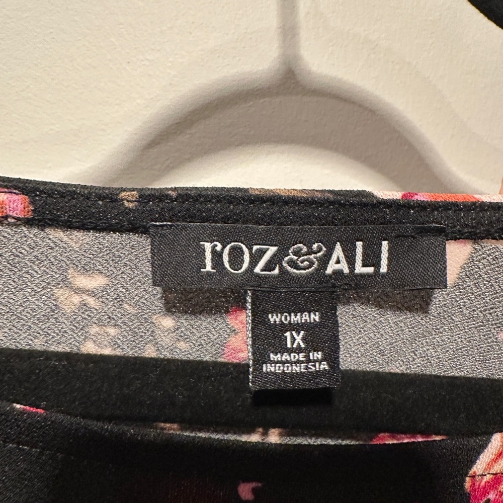 Roz & Ali Black and Pink Floral Blouse - 1X - Picture 4 of 8